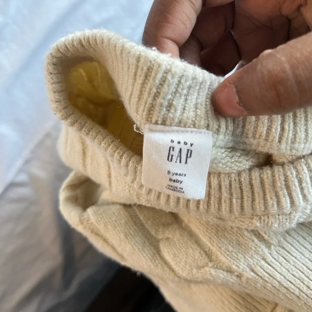 GAP‎ Cable Knit Sweater in Cream Size 5T